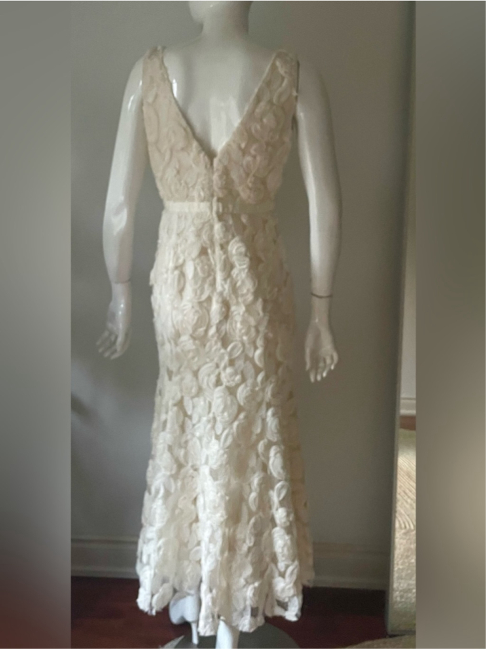 Sleeveless V-Neck Lace Midi Dress in Cream Cream 3D Floral - Picture 7 of 11